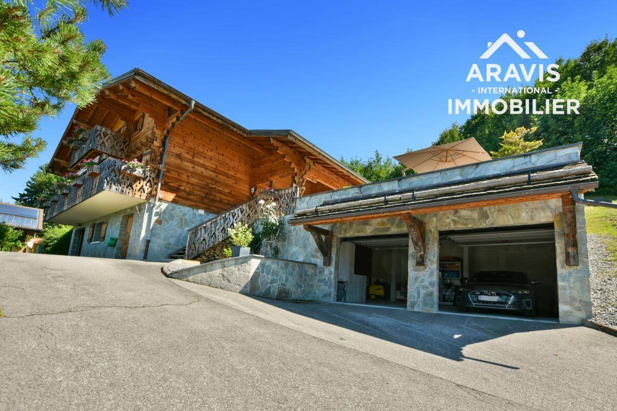 Maison à ARACHES-LA-FRASSE