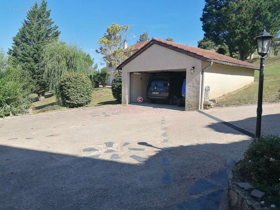 Maison à SAINT-CERE