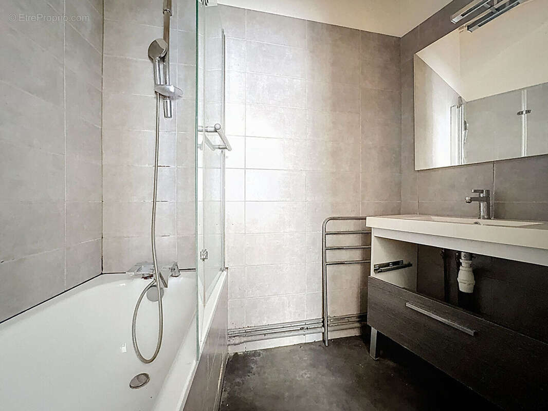 Appartement à PARIS-14E