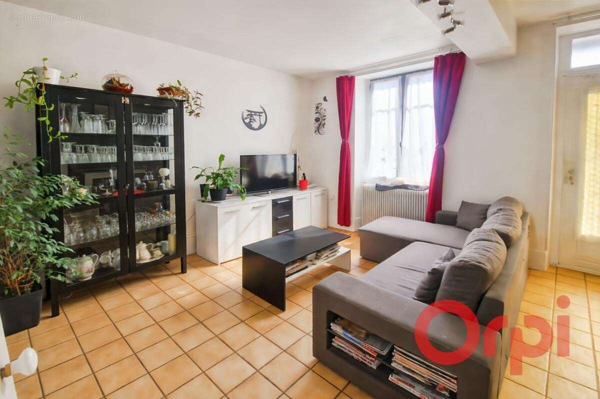 Maison à GROSSOUVRE