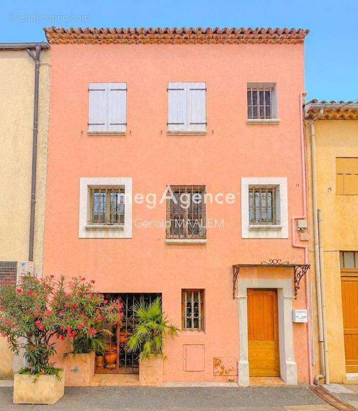Maison de 231m² avec garage à Cogolin - photo 2
