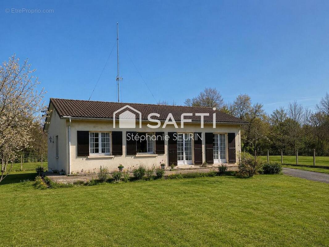Photo 1 - Maison à CHEPNIERS