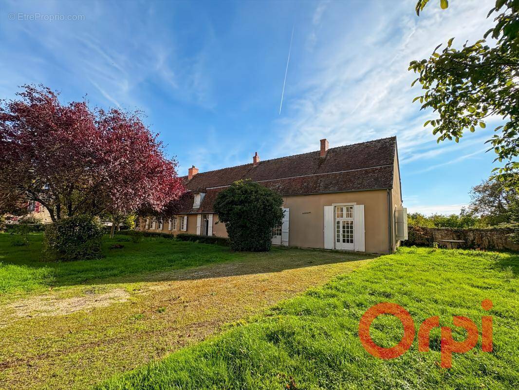 Maison à CHALIVOY-MILON