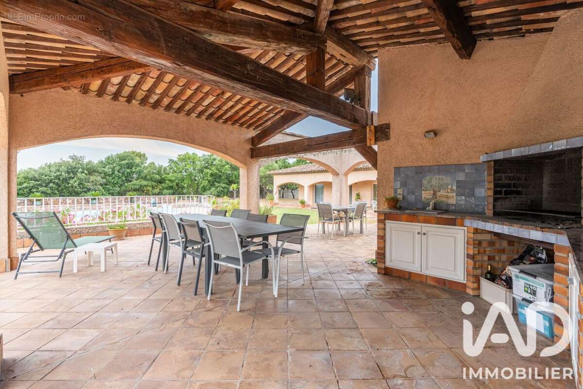 Photo 8 - Maison à ROQUEBRUNE-SUR-ARGENS