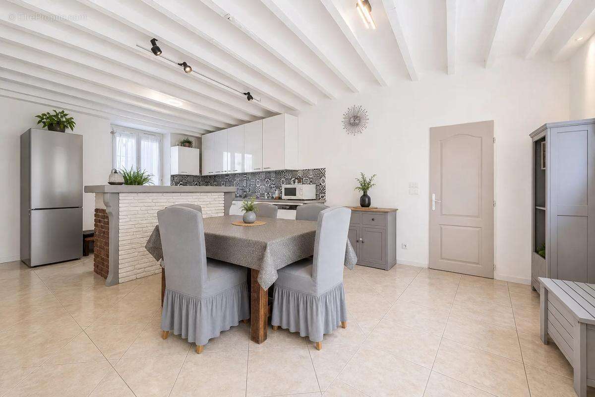Belle maison de 7 pièces à Savins, 200 m² - photo 3