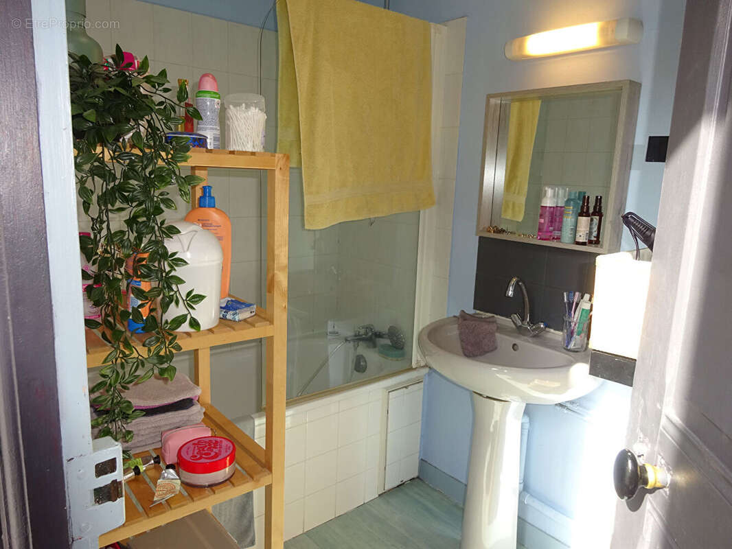 La Ferté-Bernard, hypercentre, appartement 85m² type F4 avec terrasse extérieure - photo 7
