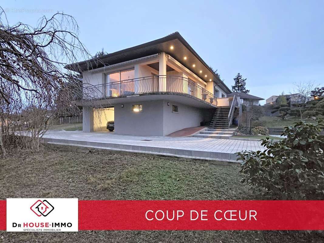 Maison à LA TOUR-DE-SALVAGNY