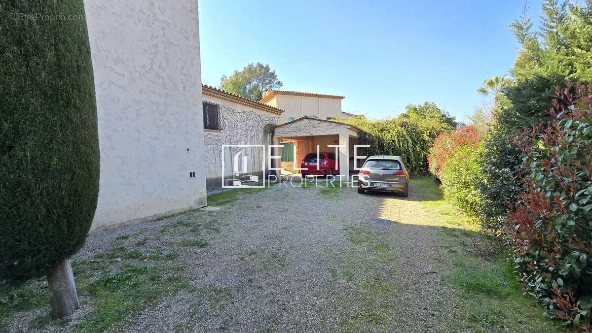 Maison à MOUANS-SARTOUX