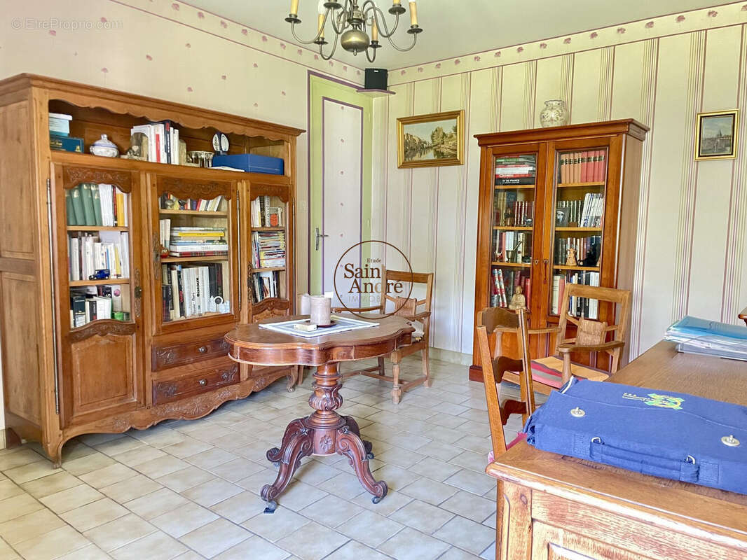 Maison à ROULLET-SAINT-ESTEPHE