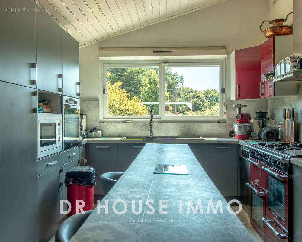 Maison 192 m² à La Plaine-Sur-Mer  - photo 3