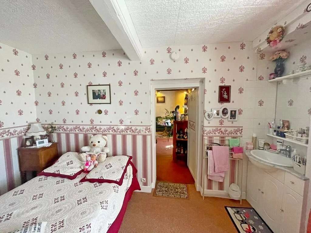 Maison à QUARRE-LES-TOMBES