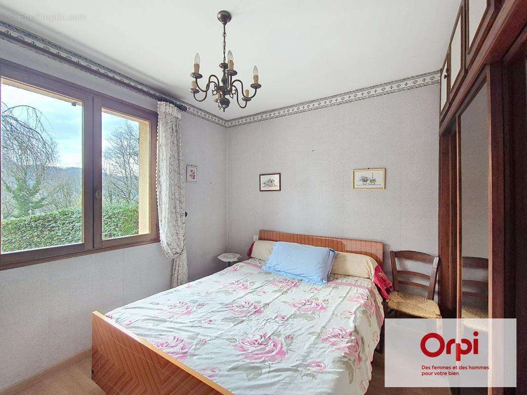 Maison à TERRASSON-LAVILLEDIEU