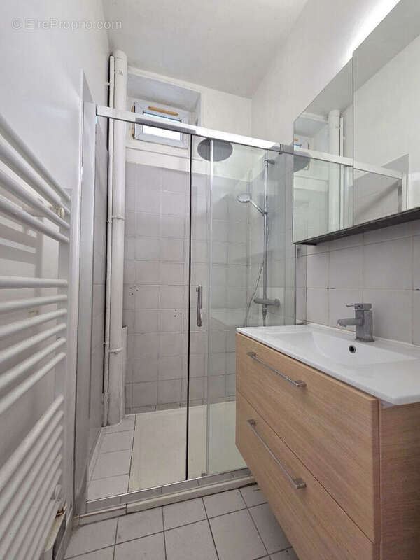 Appartement à LA GARENNE-COLOMBES