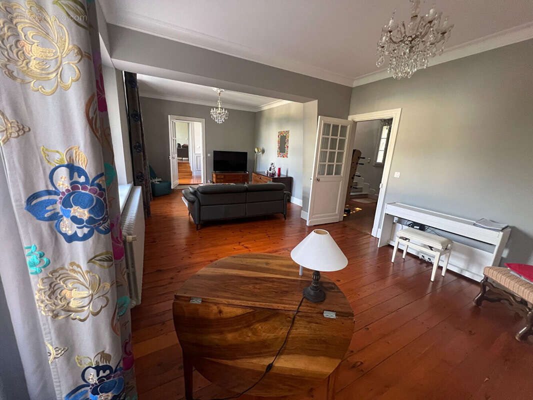 Maison à GRATENTOUR