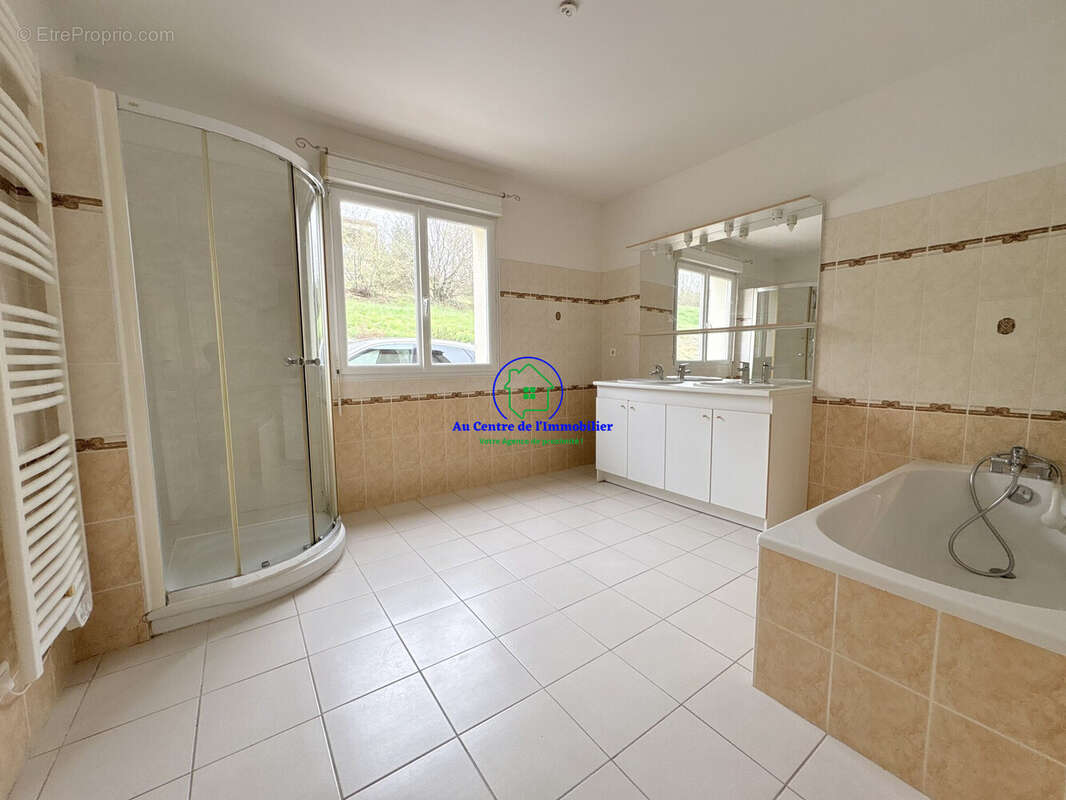 Maison à SAINT-JEAN-DE-THURAC