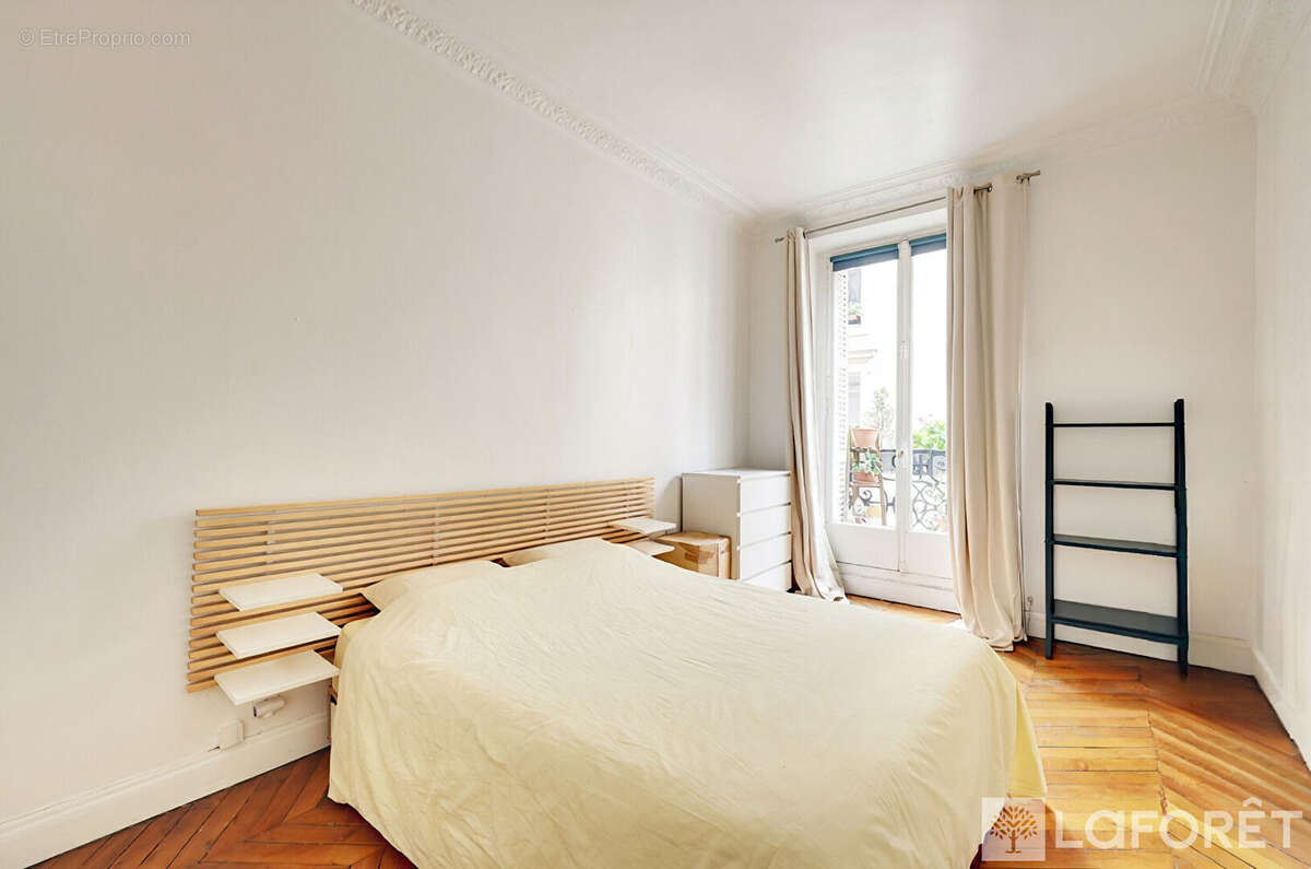 Appartement à PARIS-1E