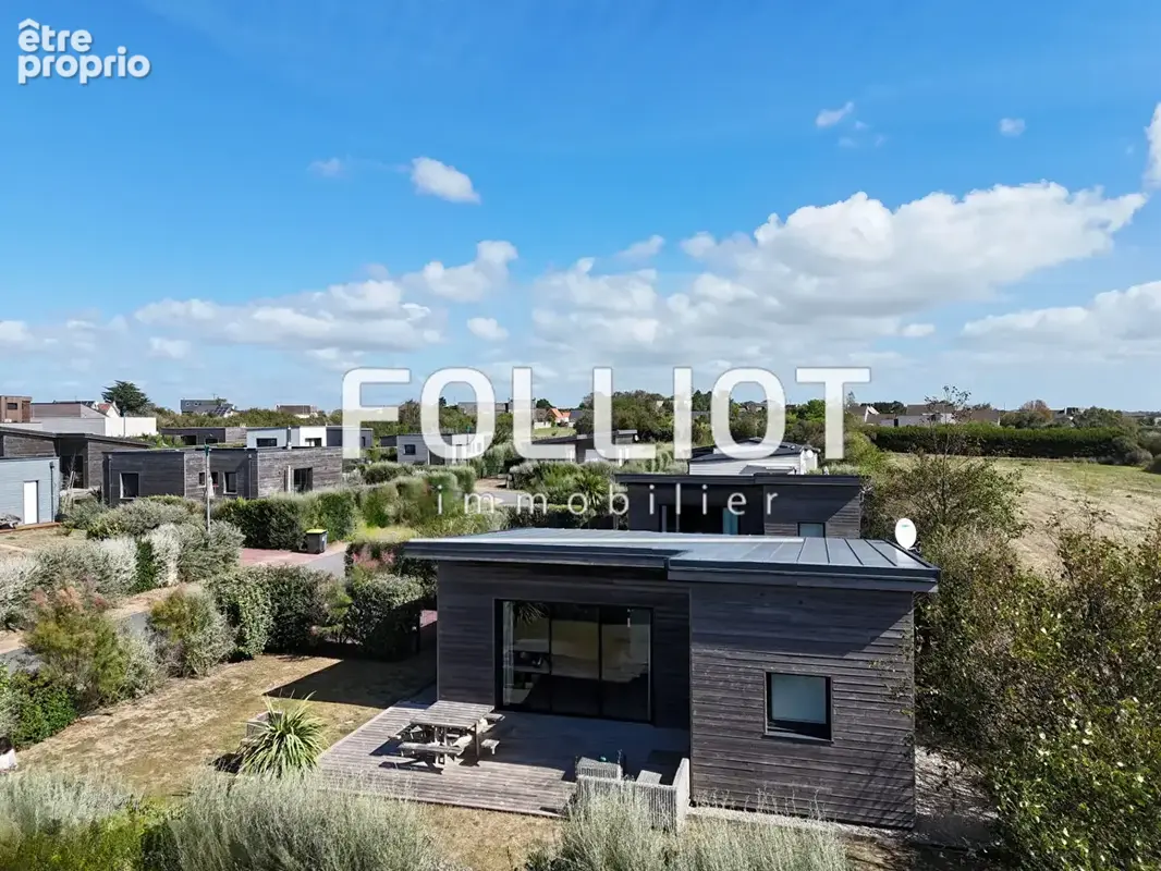 A Vendre Maison de plain pied Ossature bois à Hatainville ,à 5 minutes du centre de CARTERET et de la plage. - photo 2