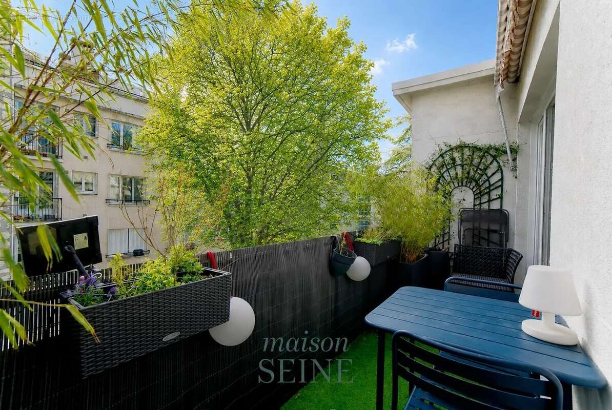 Appartement à NEUILLY-SUR-SEINE