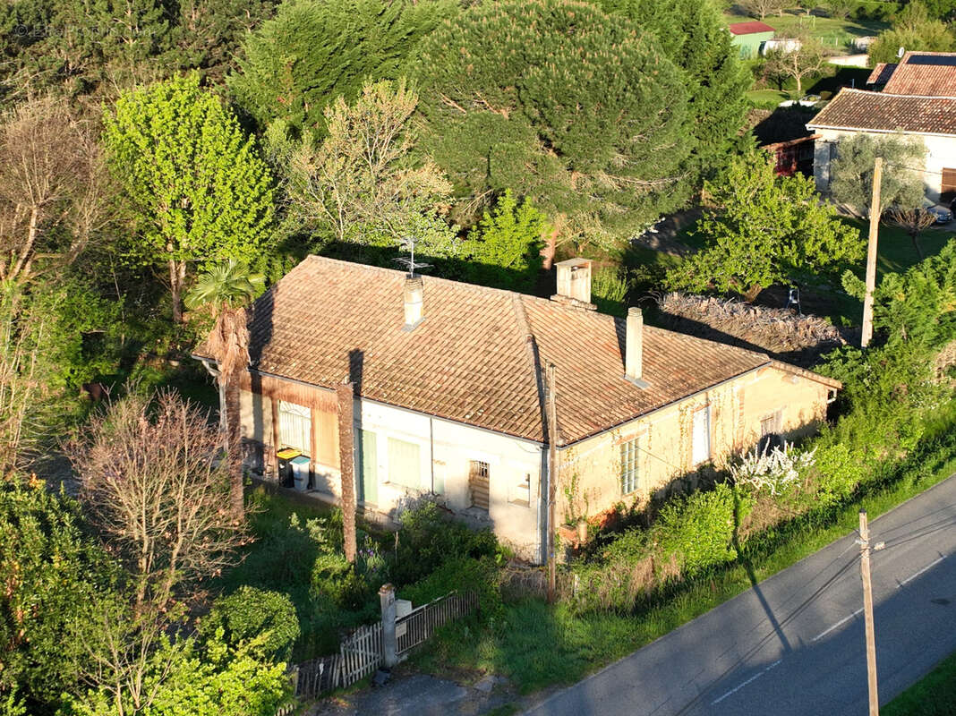 Maison à MONTBARTIER