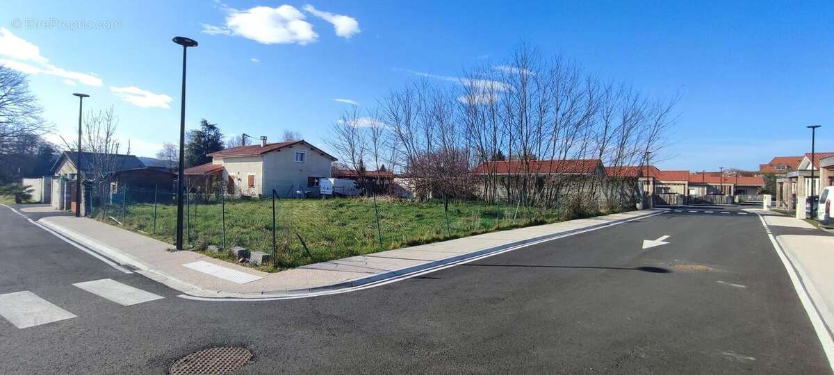 Terrain à VIC-EN-BIGORRE