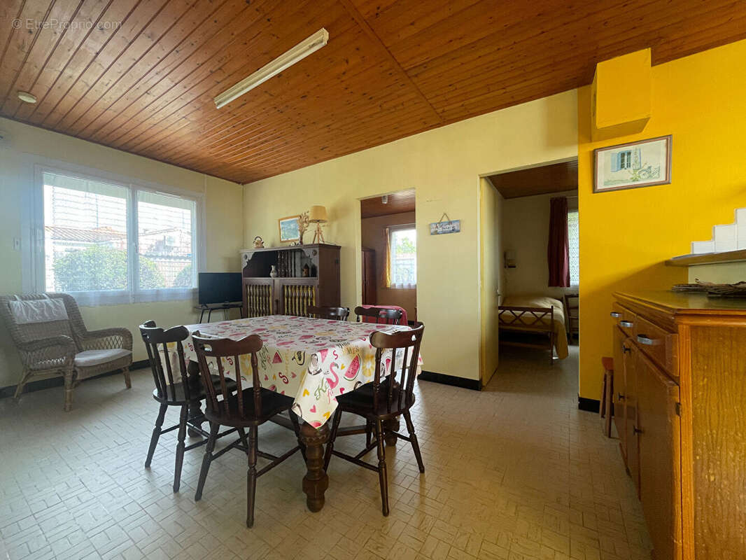 Maison à LA BREE-LES-BAINS