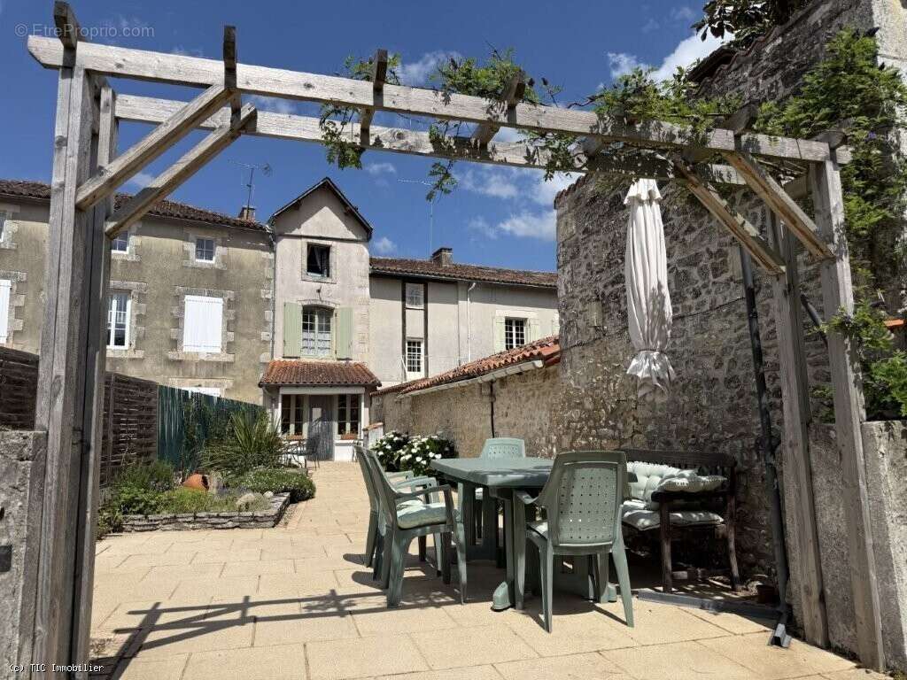 Maison à CIVRAY