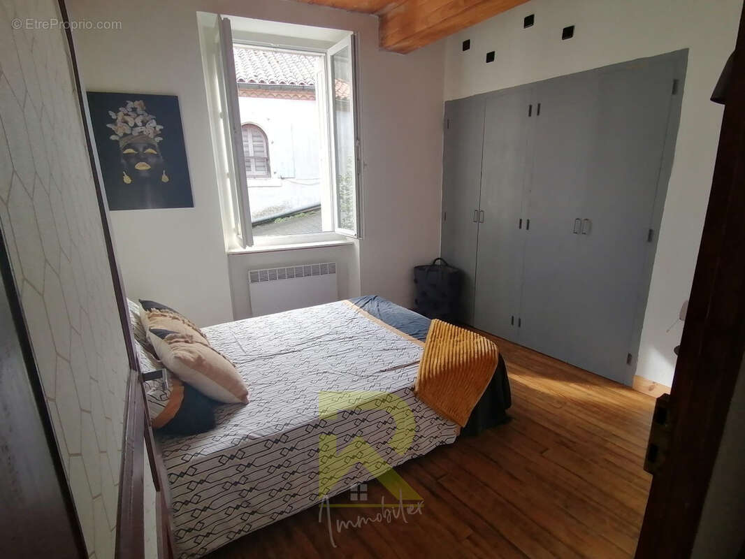 Maison à CAUDEBRONDE