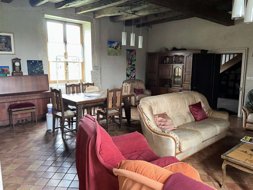 Maison à SOMMIERES-DU-CLAIN