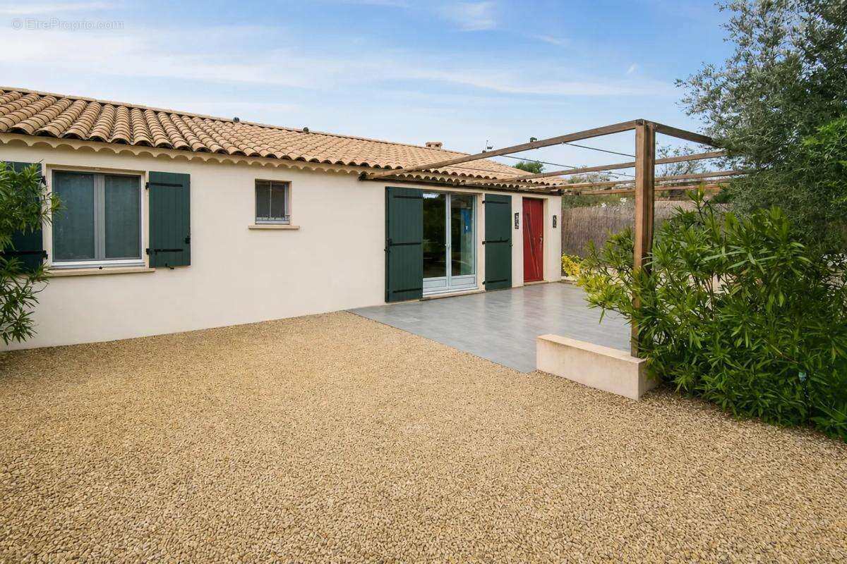 Maison à LA BASTIDE-DES-JOURDANS