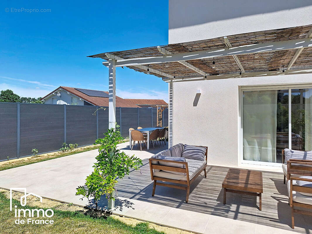 ATTIGNAT - Maison moderne de 105 m² avec jardin et garage - photo 13