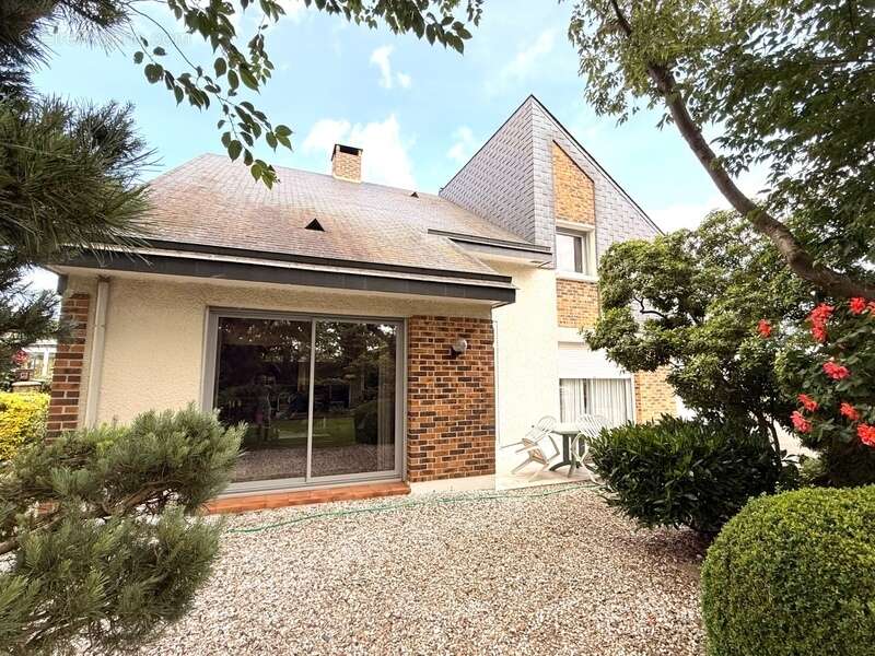 Maison à COLMESNIL-MANNEVILLE
