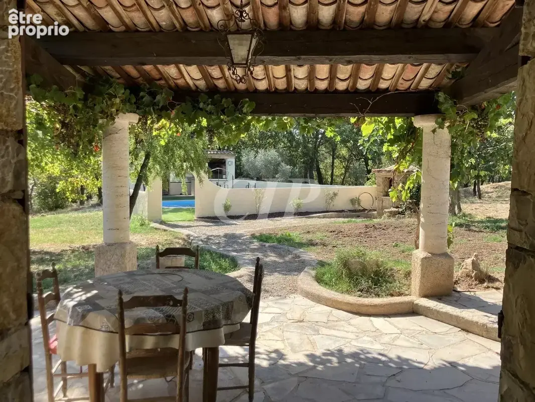 Flayosc maison t5 sur 1 hectare avec piscine - photo 19
