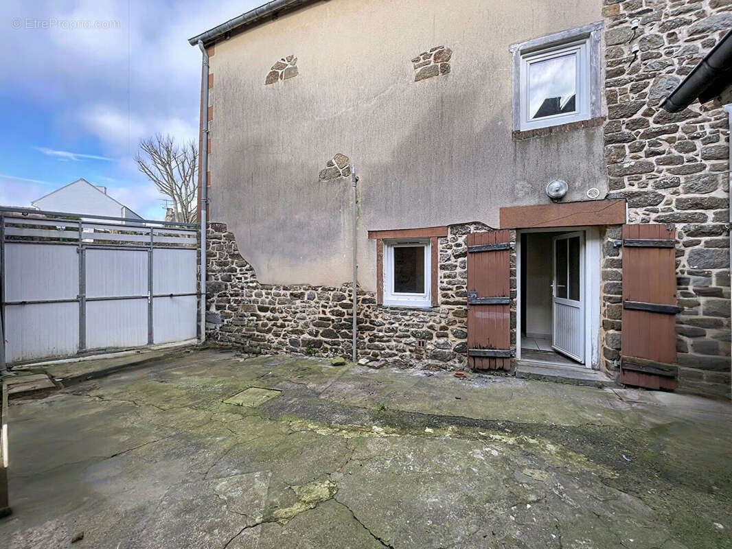 Maison à MINIAC-MORVAN