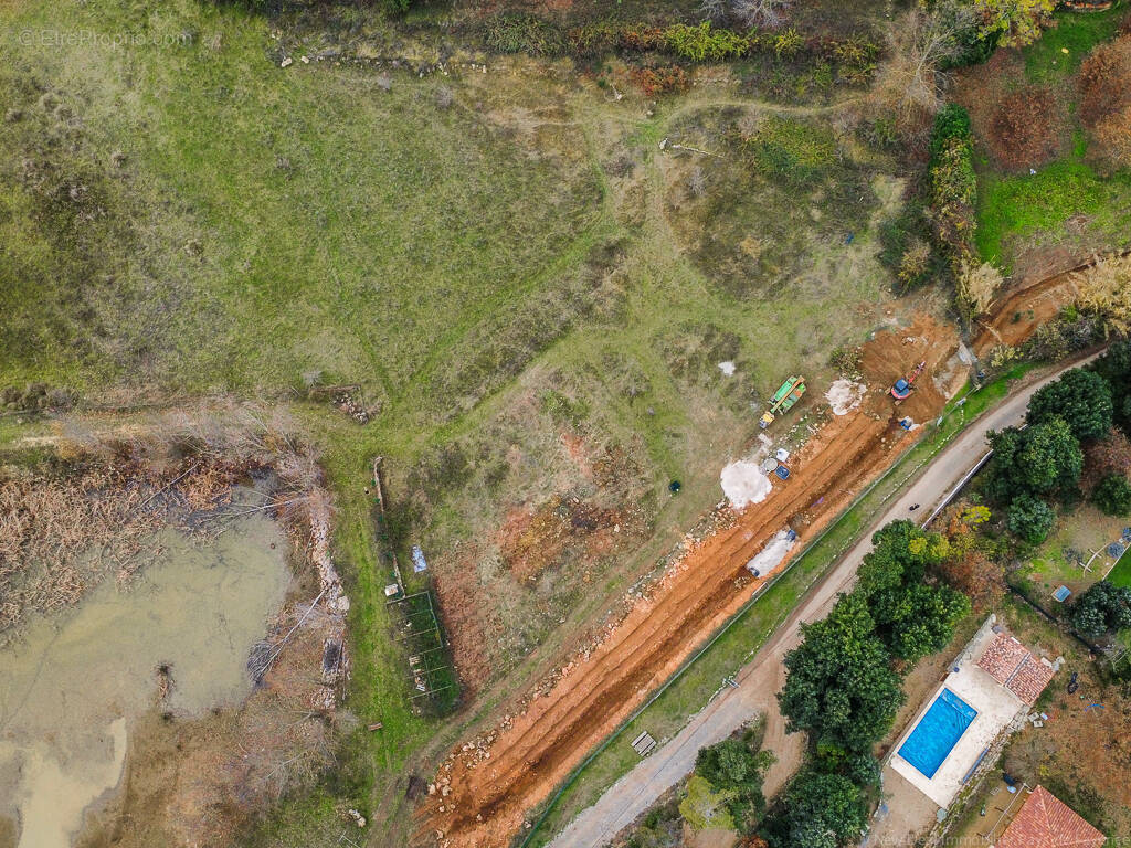 Terrain à MONTAUROUX