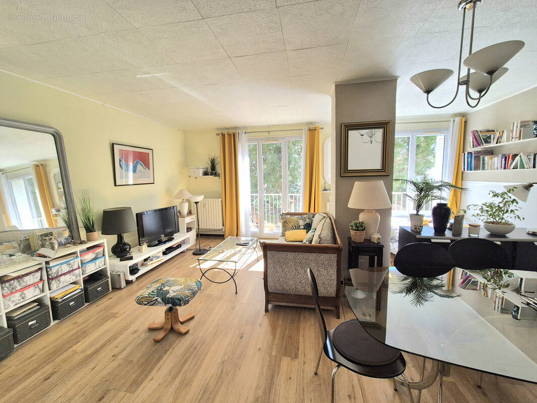 Appartement à HYERES