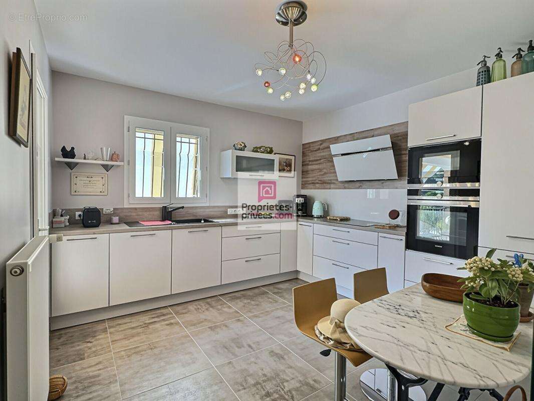Maison Draguignan 6 pièce(s) 140 m2 - photo 6