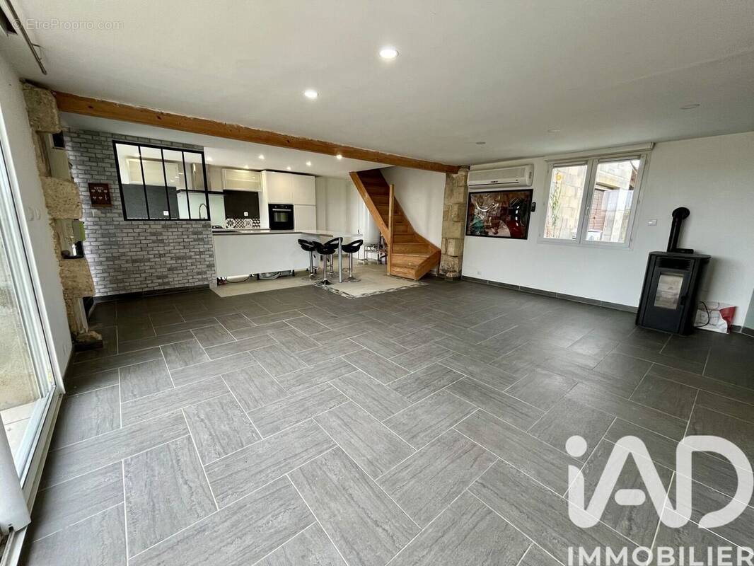 Photo 1 - Maison à SAINT-CHRISTOLY-DE-BLAYE