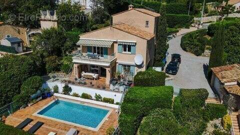 Maison à MANDELIEU-LA-NAPOULE