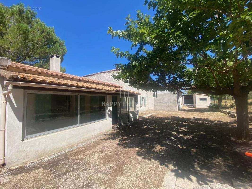Ensemble immobilier Alpilles Sud sur terrain de 3627 M2 - photo 9