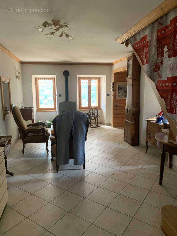 Maison à SAINT-MARCEL