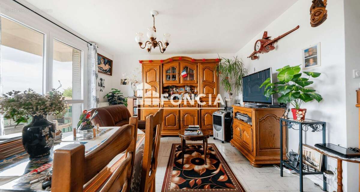 Appartement à SALON-DE-PROVENCE