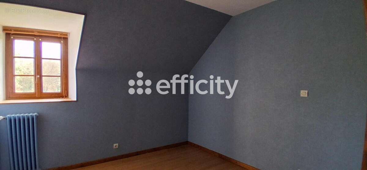 Maison à CONDE-SUR-SARTHE