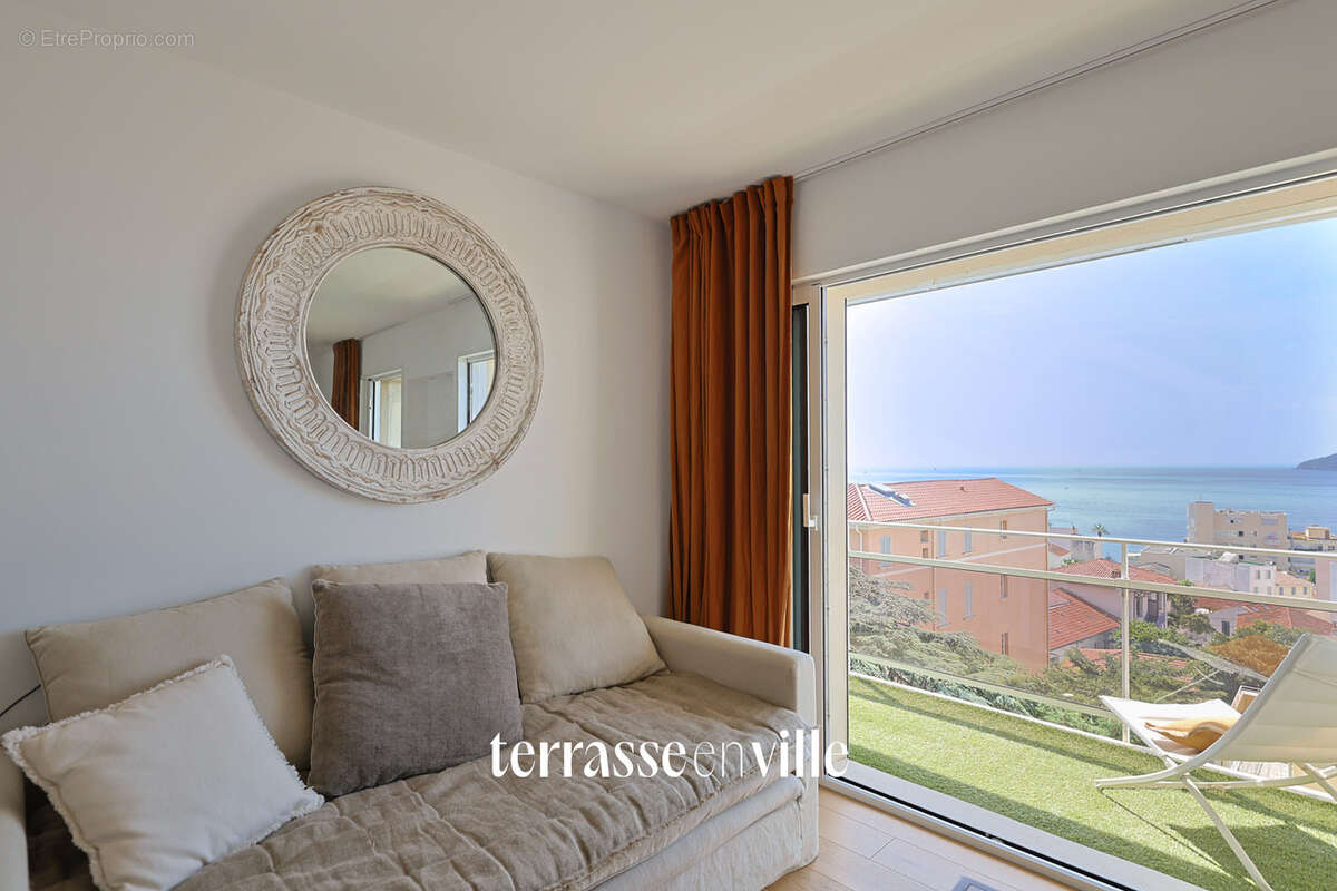 Roof-top de 91m2 avec terrasse de 55m2 proche des plages avec vue panoramique mer et cœur quartier Mourillon - photo 13