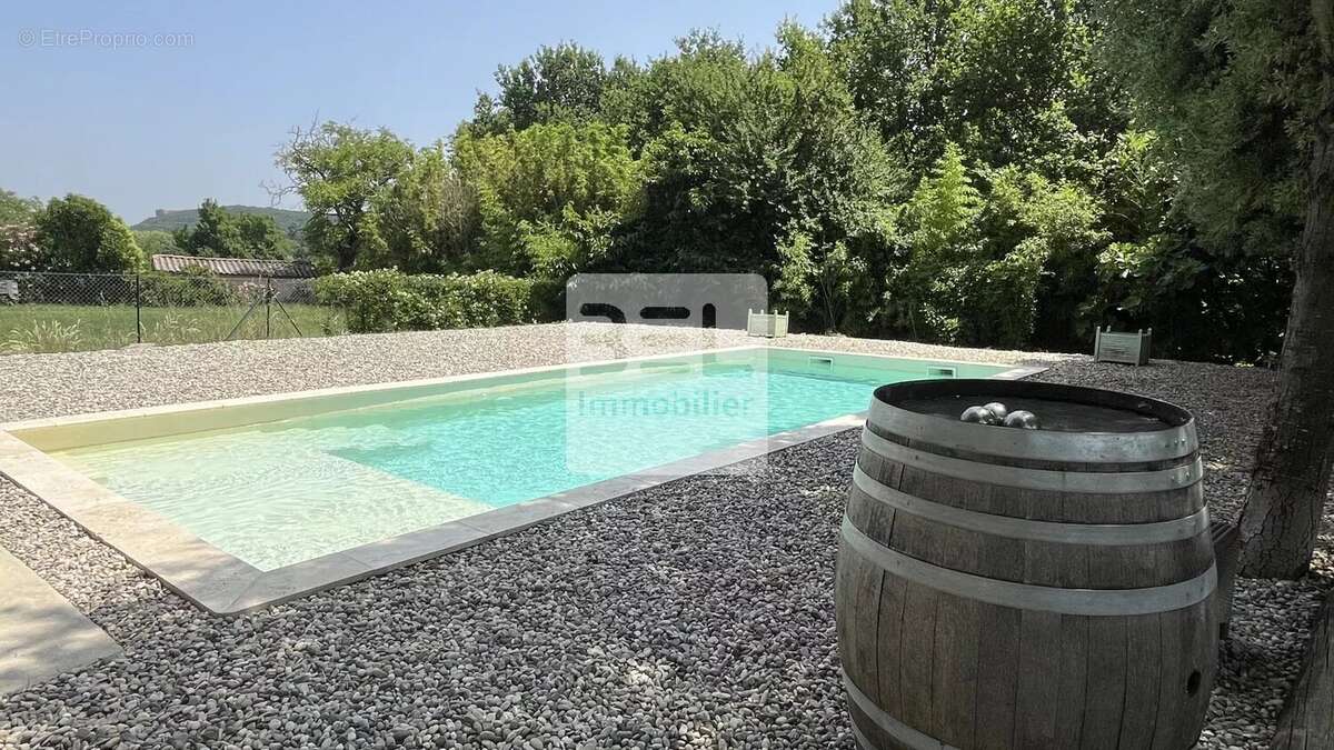 Maison à SUZE-LA-ROUSSE