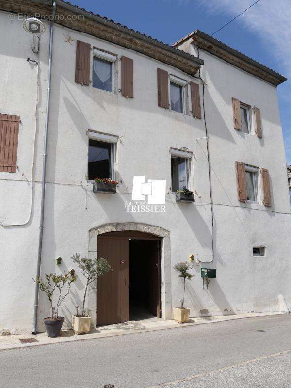 Maison à BERRIAS-ET-CASTELJAU