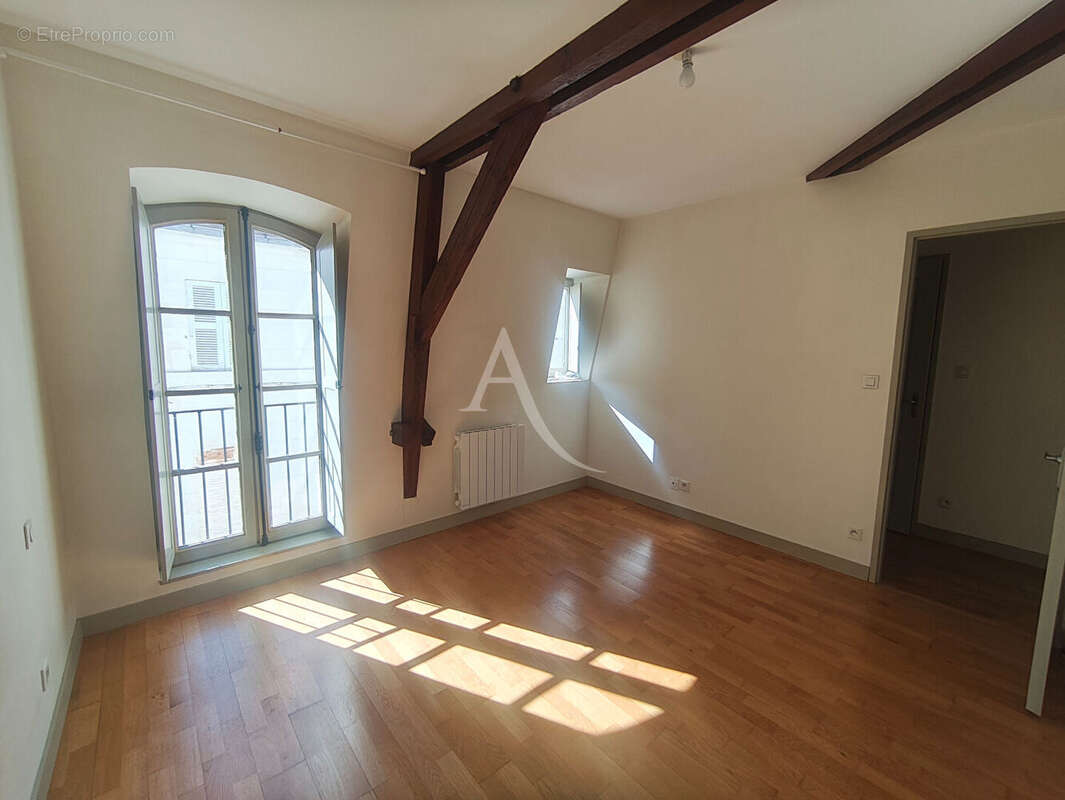 Appartement à SAINTES