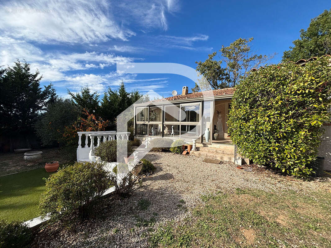 Maison à VINON-SUR-VERDON