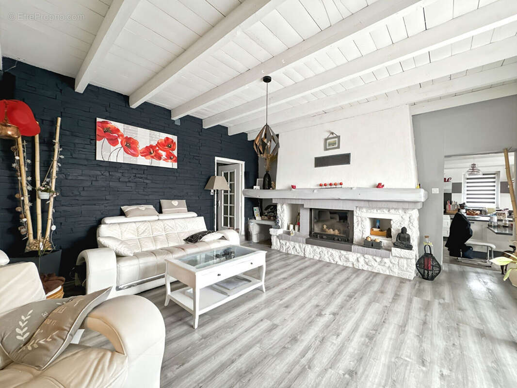 Maison à SAINT-NAUPHARY