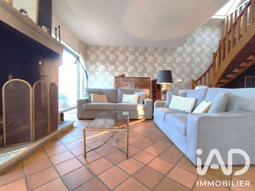 Maison 200 m² à Fleury-Les-Aubrais  - photo 5