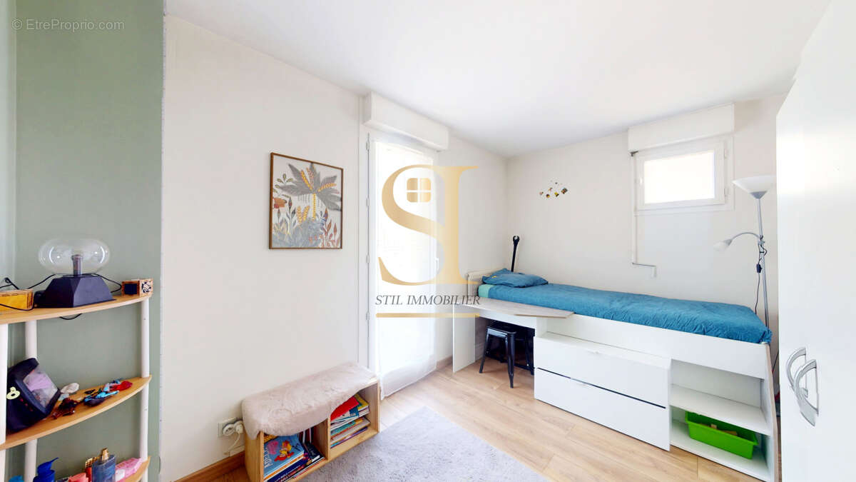 Appartement à CHILLY-MAZARIN